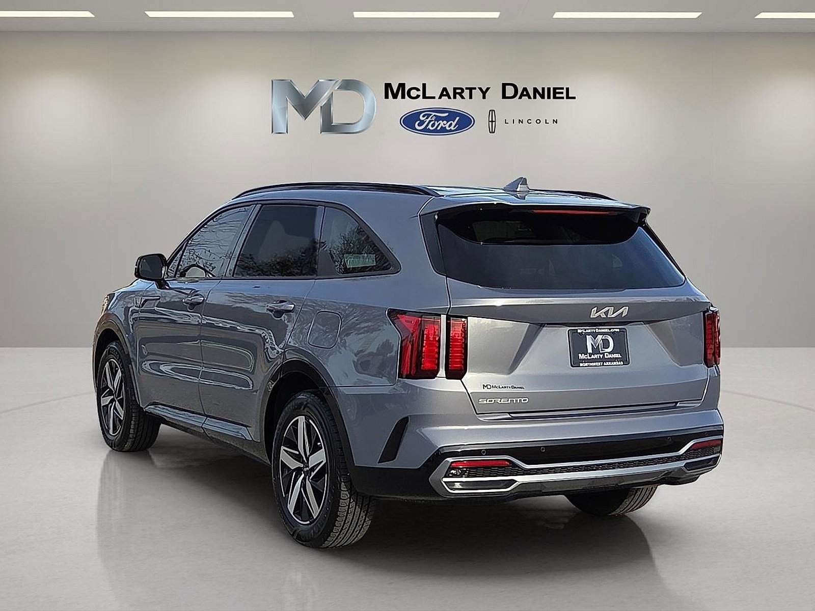 Used 2023 Kia Sorento S image 4