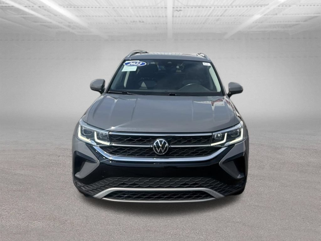 Used 2022 Volkswagen Taos SEL w/ Panoramic Sunroof Package AWD/4WD image 3