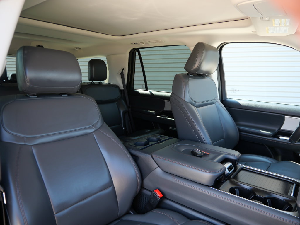Certified 2025 Ford Expedition Active AWD/4WD image 18