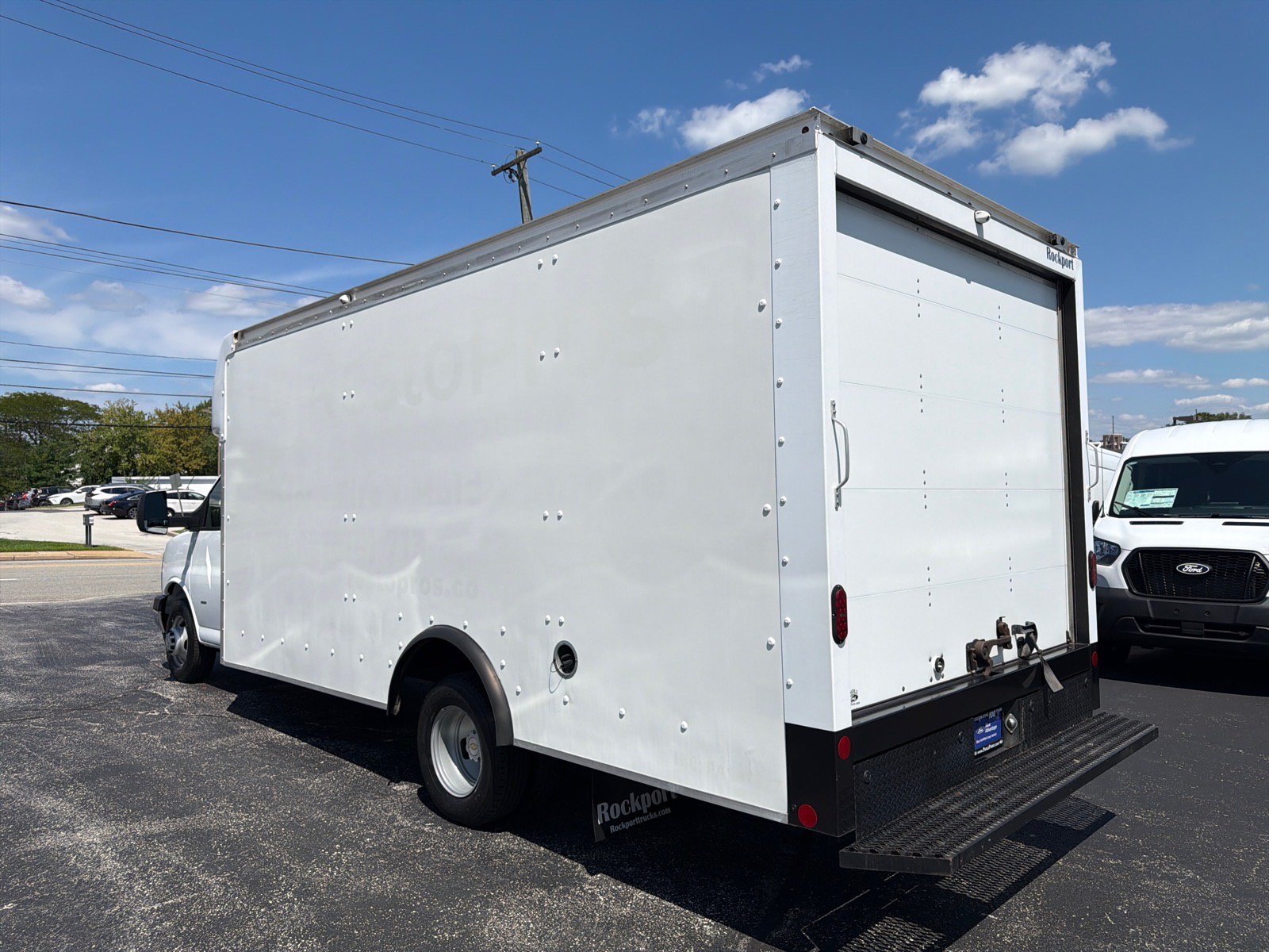 Used 2022 Chevrolet Express 3500 w/ Power Convenience Package RWD image 6