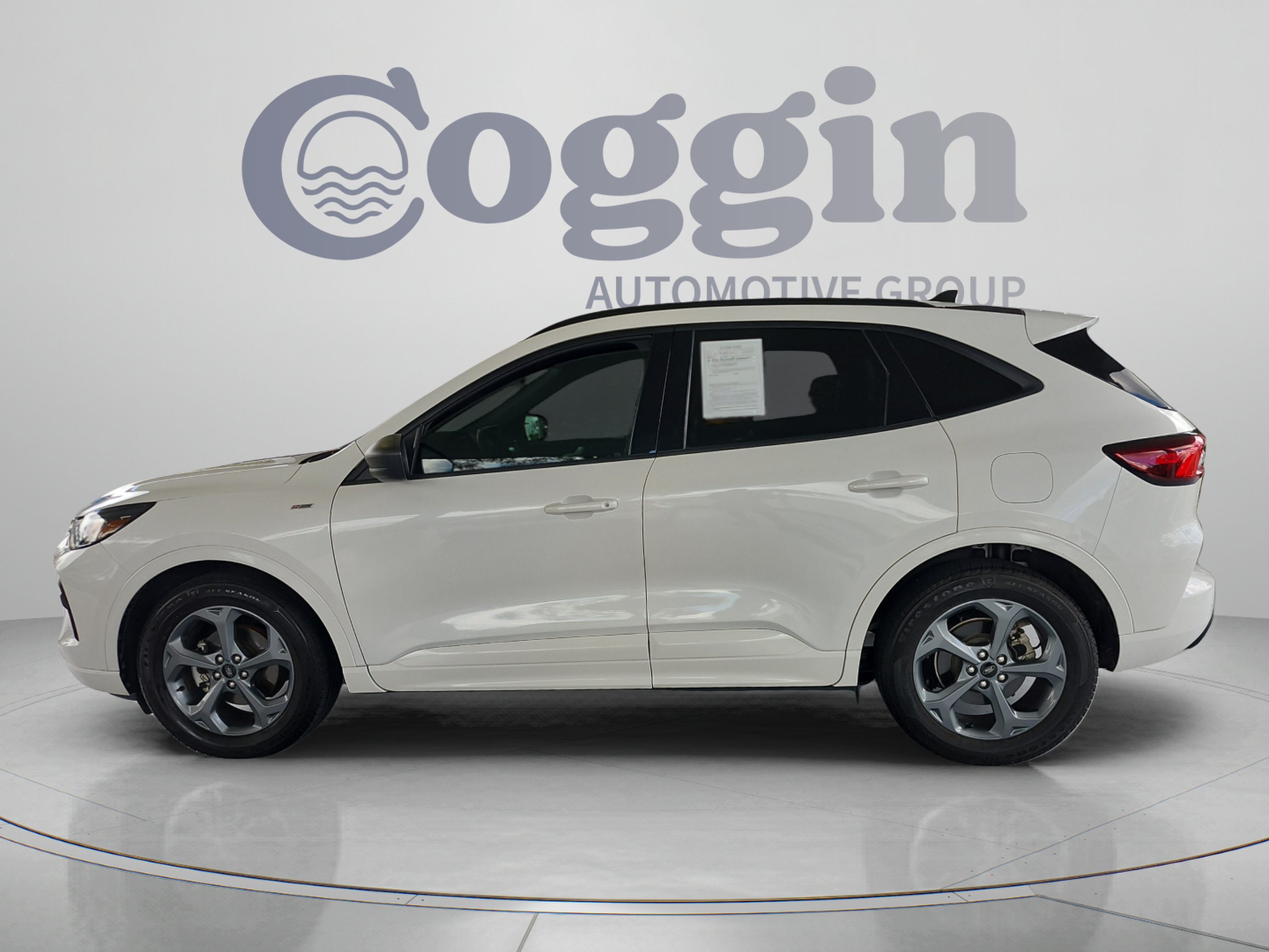 Certified 2023 Ford Escape ST-Line FWD image 2