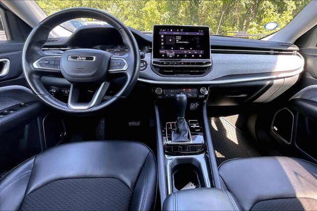 Used 2022 Jeep Compass Latitude w/ Sun and Sound Group FWD image 14
