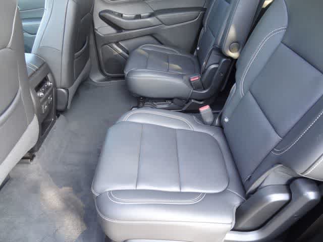 Used 2023 Chevrolet Traverse LT w/ LT Premium Package AWD/4WD image 8