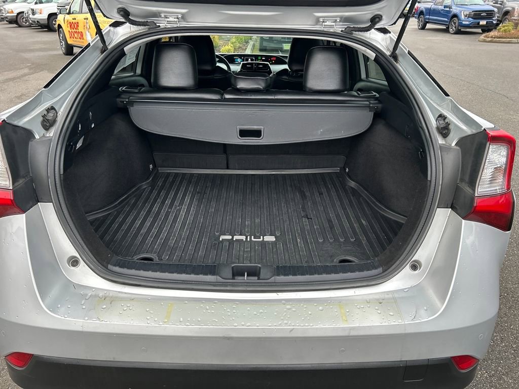 Used 2022 Toyota Prius LE image 20