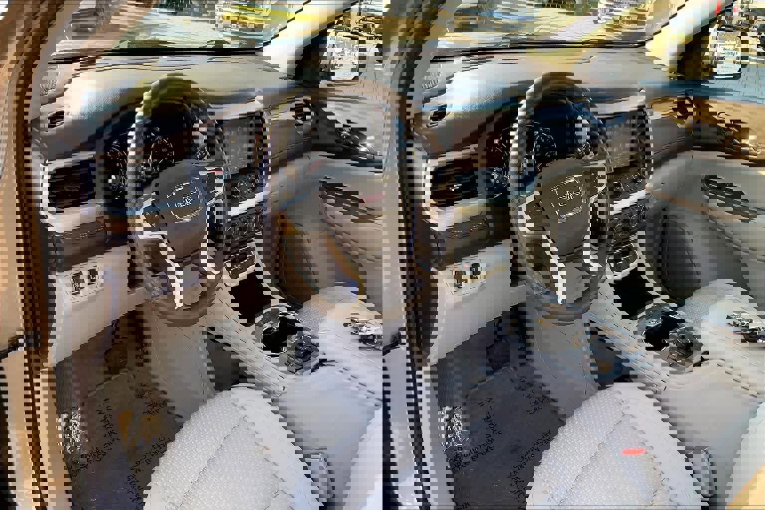 Used 2023 GMC Acadia SLE w/ Driver Convenience Package image 17