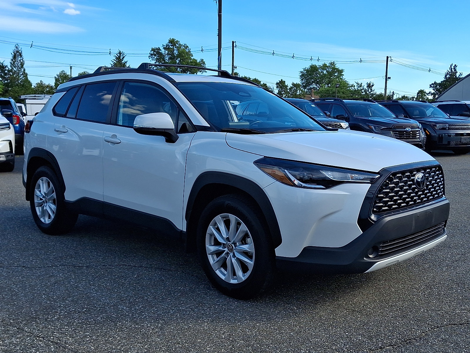 Used 2023 Toyota Corolla Cross LE w/ Moonroof Package AWD/4WD image 3