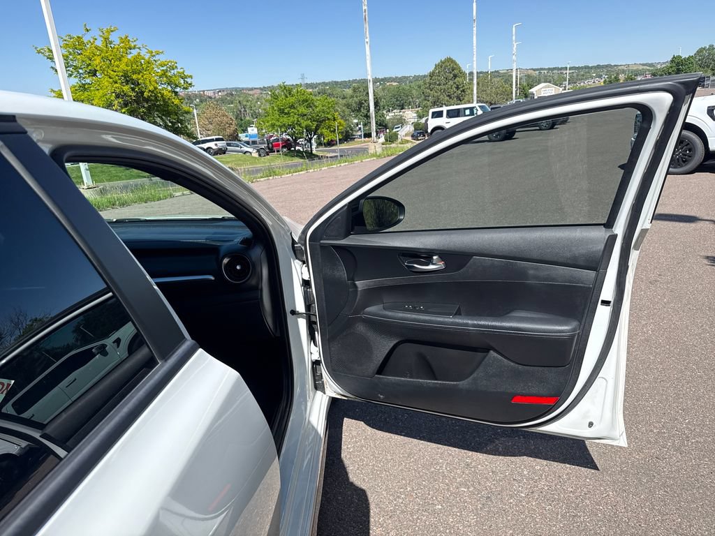Used 2023 Kia Forte GT-Line w/ GT-Line Technology Package FWD image 28
