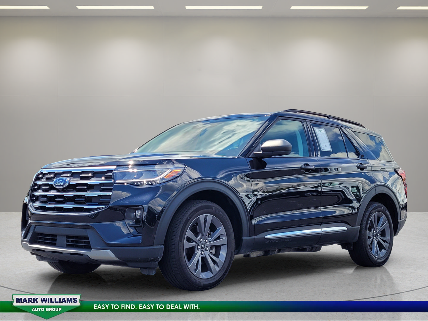 Certified 2025 Ford Explorer Active w/ Active Comfort Package AWD/4WD image 8