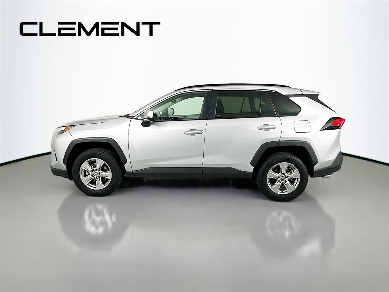 Used 2024 Toyota RAV4 XLE AWD/4WD image 6