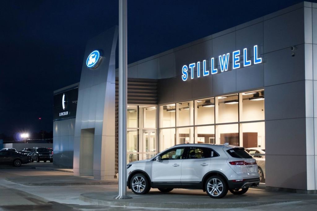 Used 2023 Chevrolet Traverse RS image 18