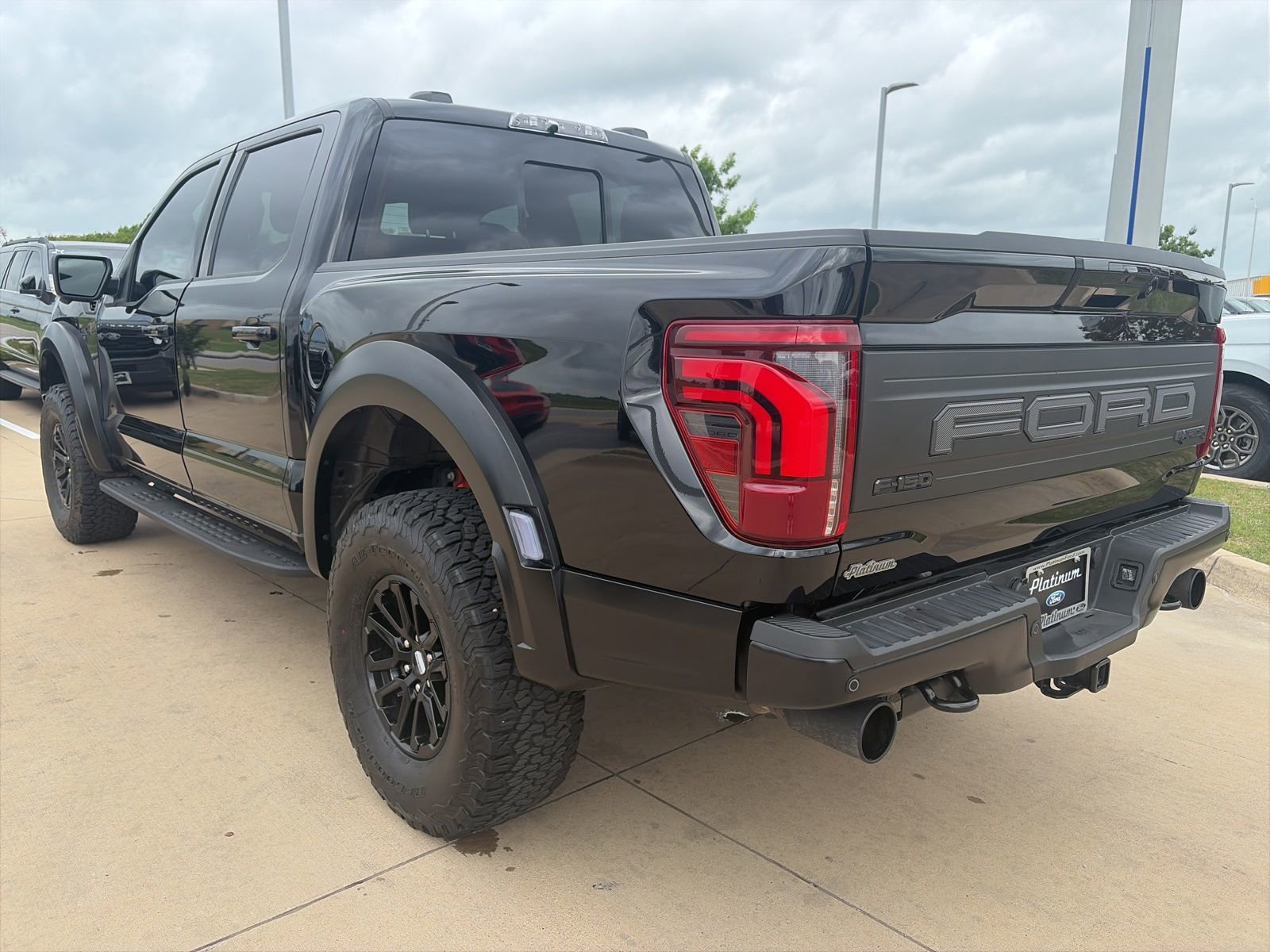 Certified 2025 Ford F150 Raptor AWD/4WD image 3
