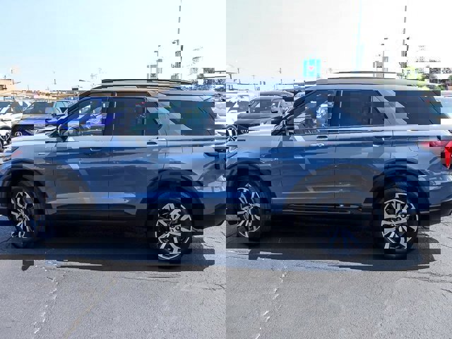 Certified 2025 Ford Explorer ST-Line image 6