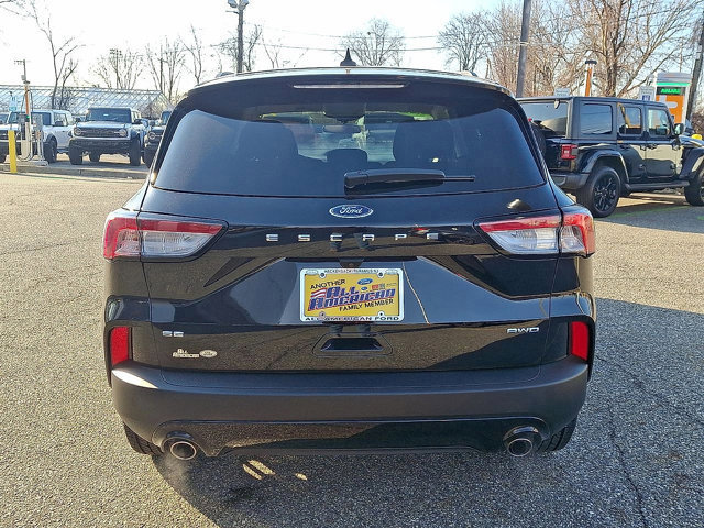 Certified 2022 Ford Escape SE w/ SE Sport Appearance Package image 6