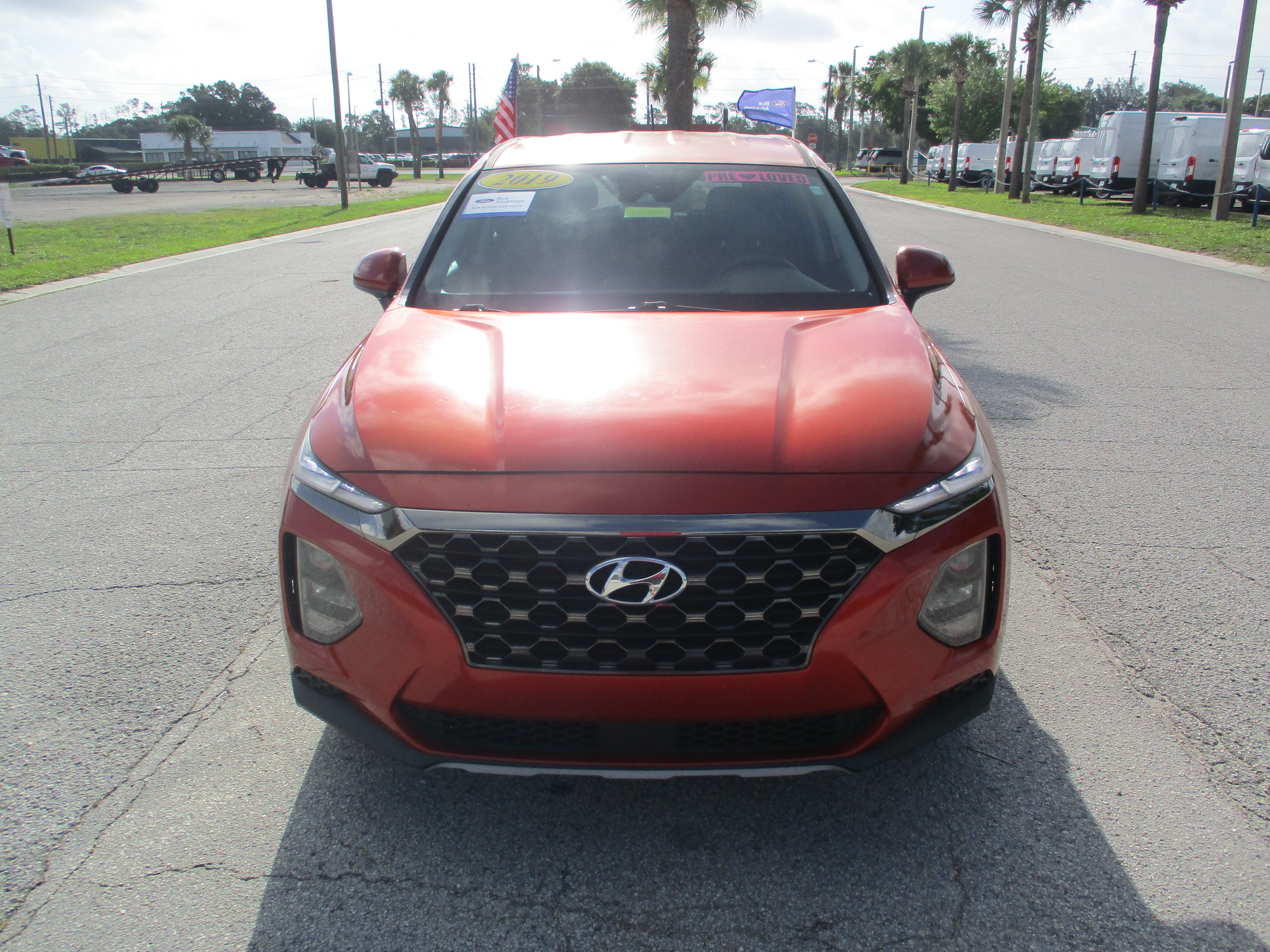 Used 2019 Hyundai Santa Fe SE FWD image 2