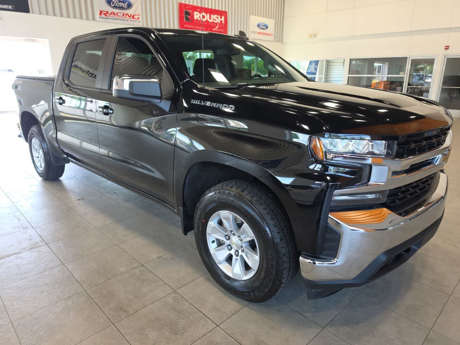 Used 2021 Chevrolet Silverado 1500 LT w/ LPO, Liner Protection Package AWD/4WD image 4