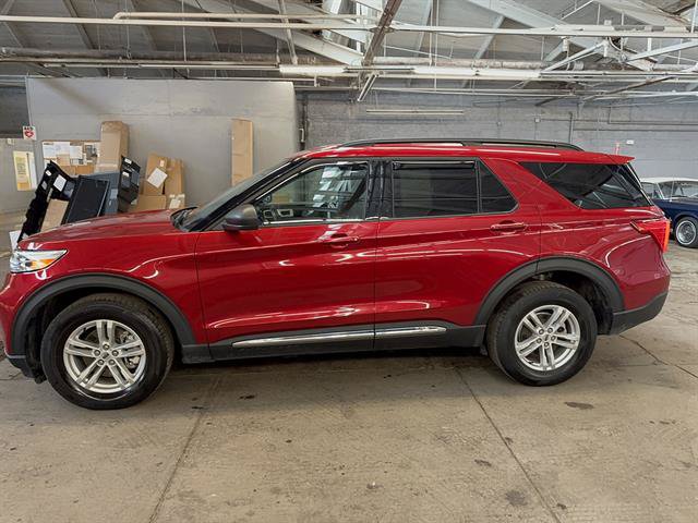 Certified 2023 Ford Explorer XLT AWD/4WD image 2