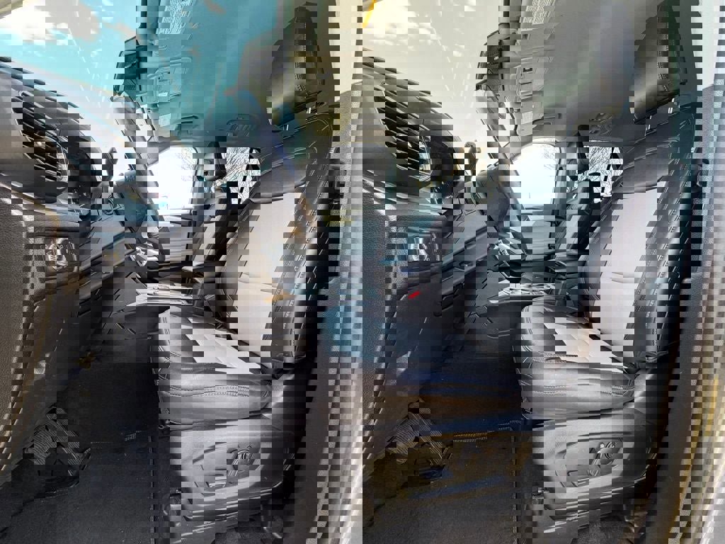 Certified 2022 Ford Explorer XLT w/ Equipment Group 202A image 21