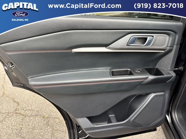 Certified 2025 Ford Explorer ST-Line w/ Premium Package AWD/4WD image 17