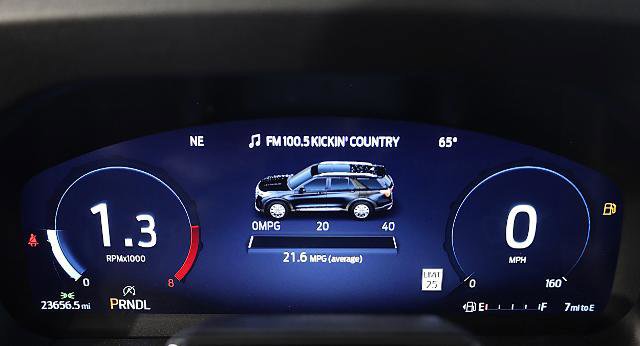 Certified 2025 Ford Explorer Platinum AWD/4WD image 15