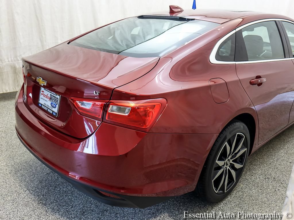 Used 2018 Chevrolet Malibu LT w/ Leather Package FWD image 7