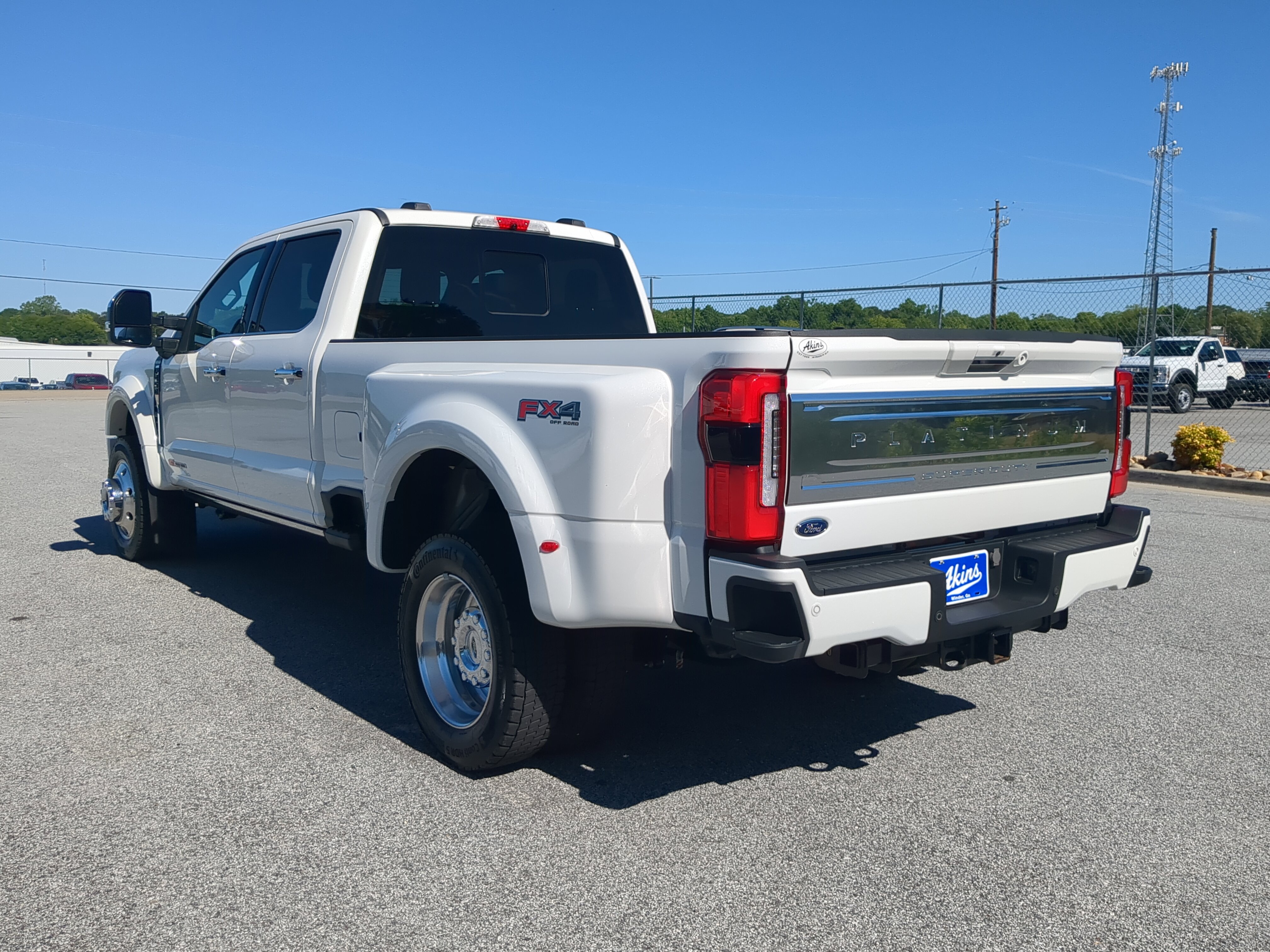 Certified 2024 Ford F450 Platinum w/ FX4 Off-Road Package AWD/4WD image 5