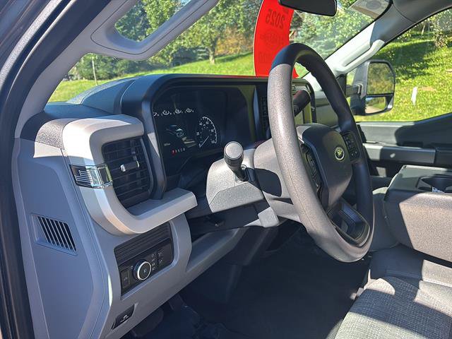 Certified 2025 Ford F250 XLT AWD/4WD image 13