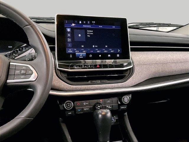 Used 2022 Jeep Compass Latitude AWD/4WD image 6