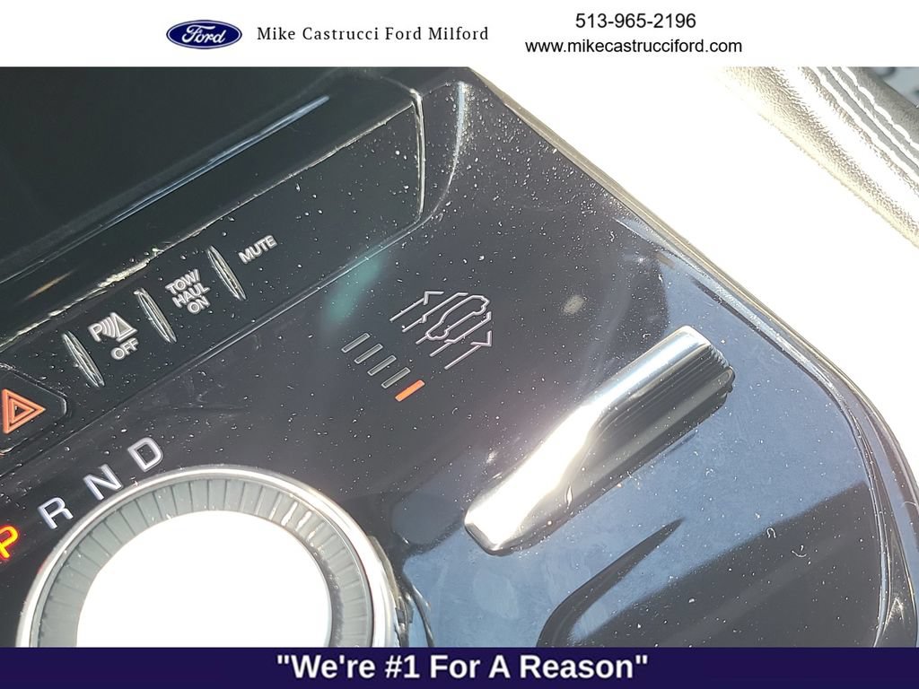 Used 2024 Jeep Wagoneer L Series III w/ Flexible Seating Group AWD/4WD image 19
