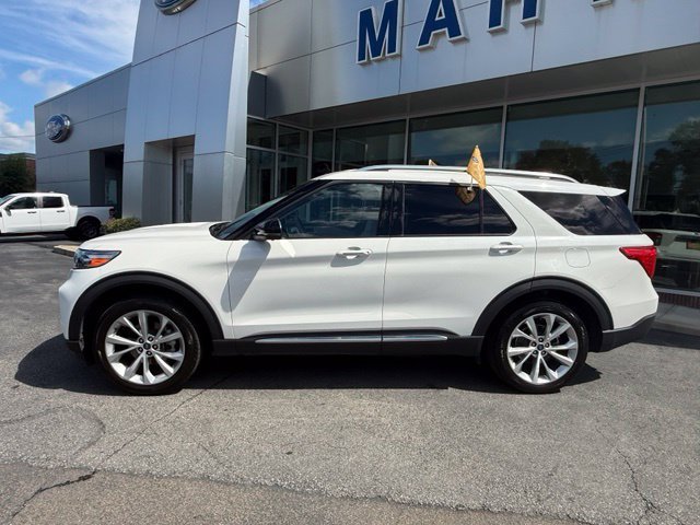 Certified 2023 Ford Explorer Platinum w/ Technology Package AWD/4WD image 4
