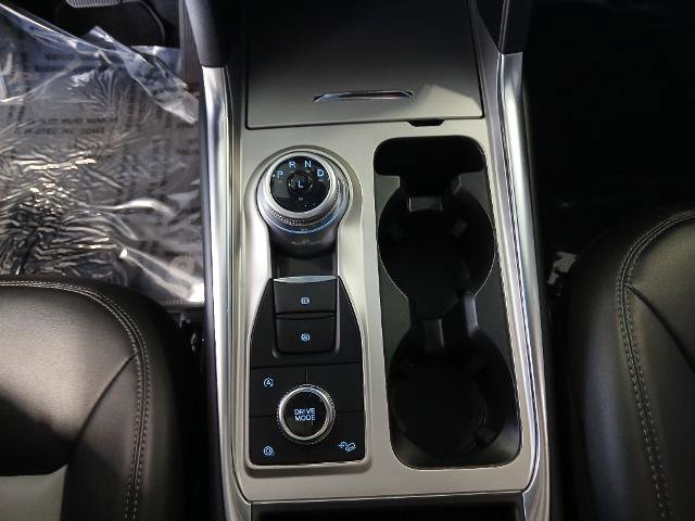 Certified 2023 Ford Explorer XLT w/ Equipment Group 202A image 16
