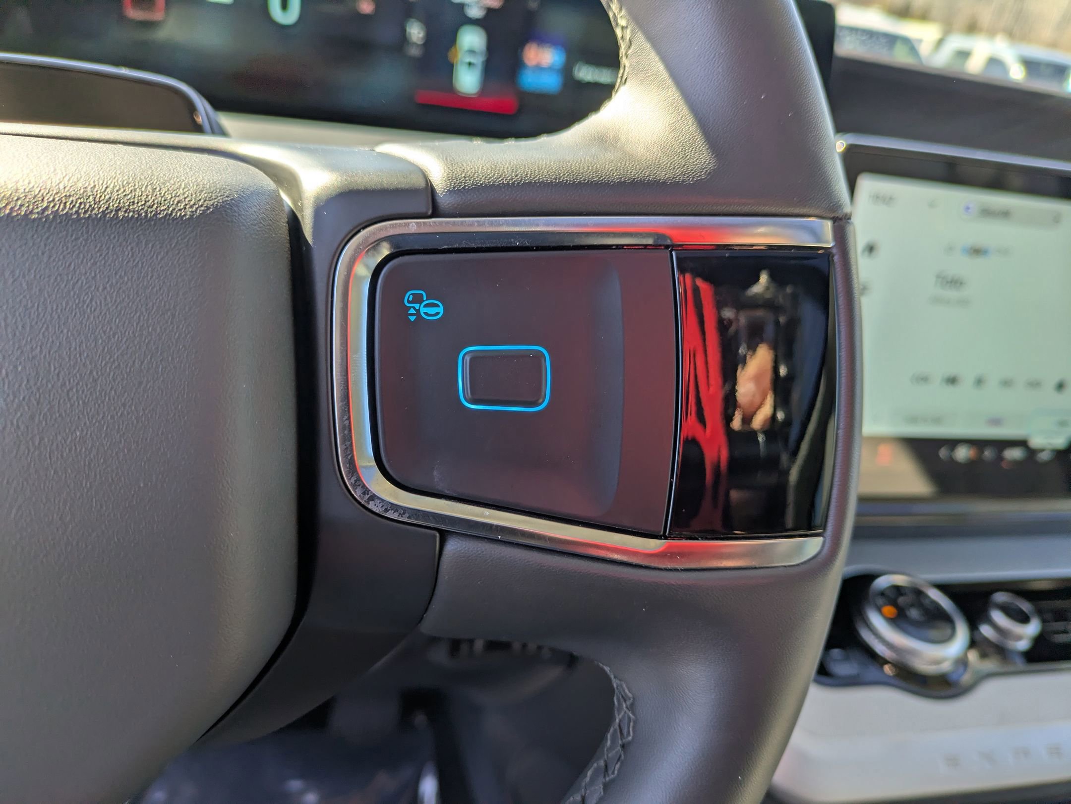 Certified 2025 Ford Expedition Active image 19