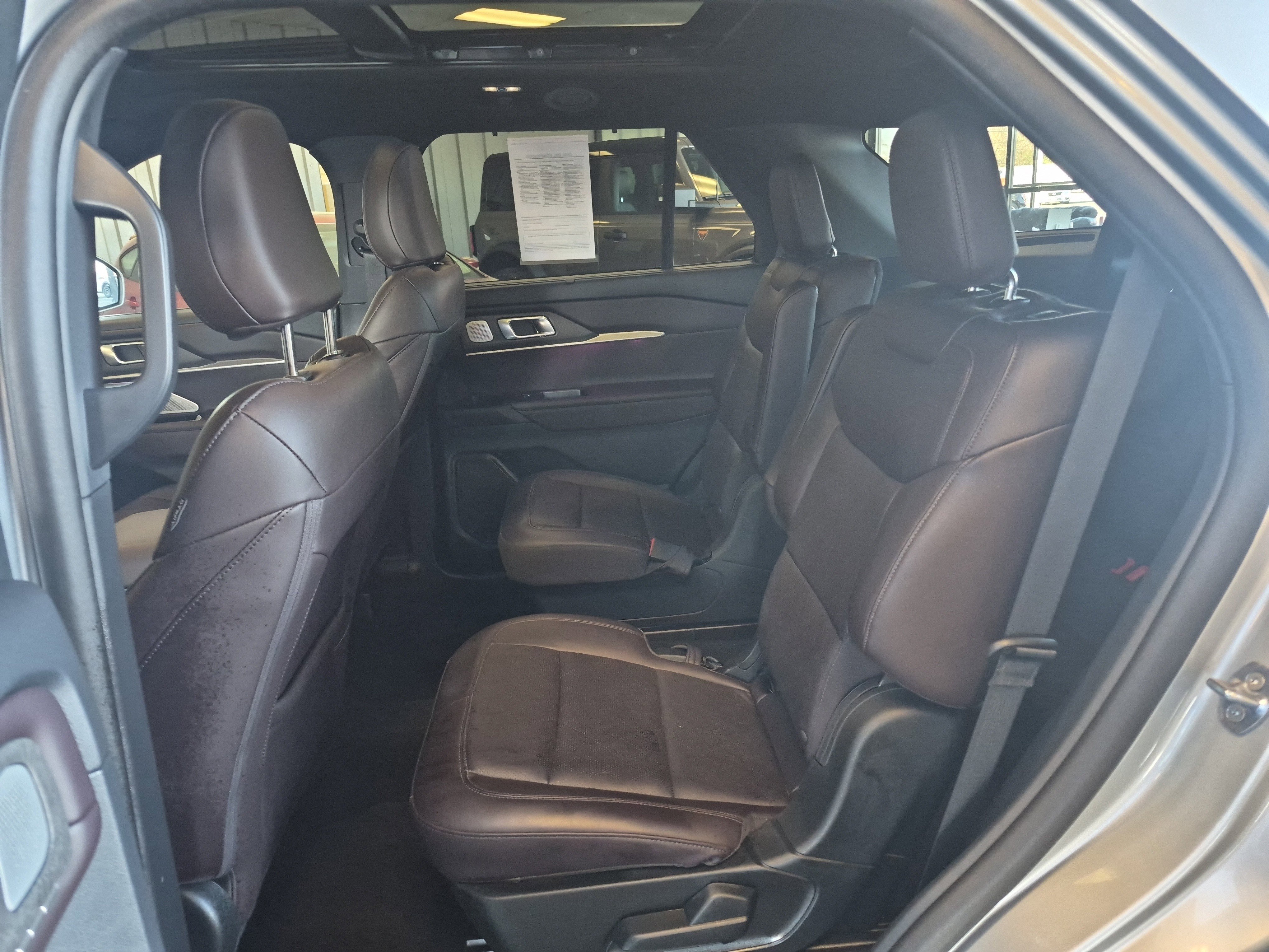 Certified 2025 Ford Explorer Platinum image 15