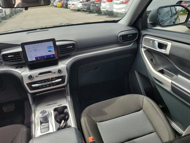 Certified 2024 Ford Explorer XLT image 22
