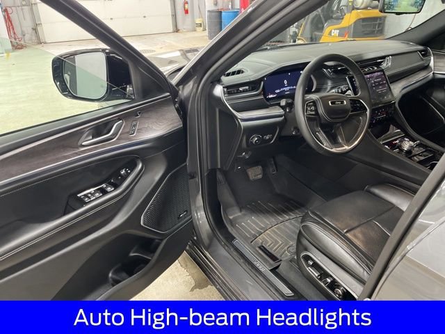 Used 2023 Jeep Grand Cherokee L Overland w/ Luxury Tech Group IV AWD/4WD image 18