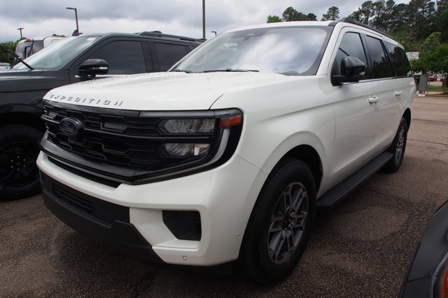Certified 2025 Ford Expedition Max Active RWD image 4