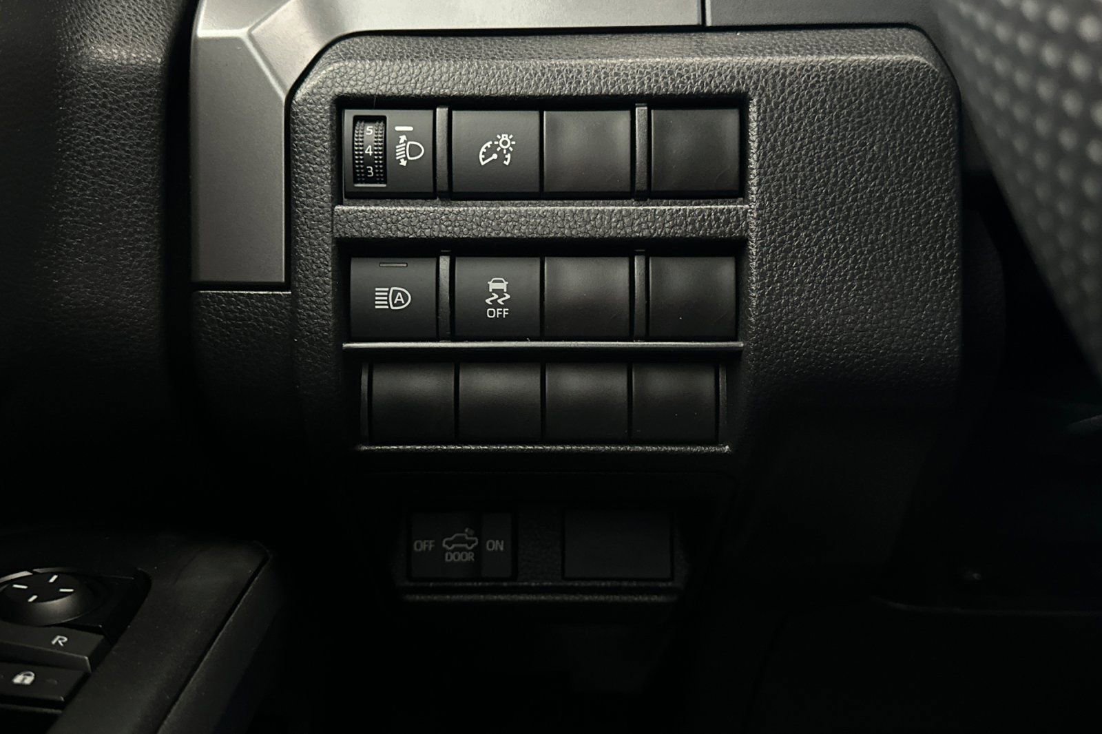 Used 2024 Toyota Tacoma SR5 AWD/4WD image 27