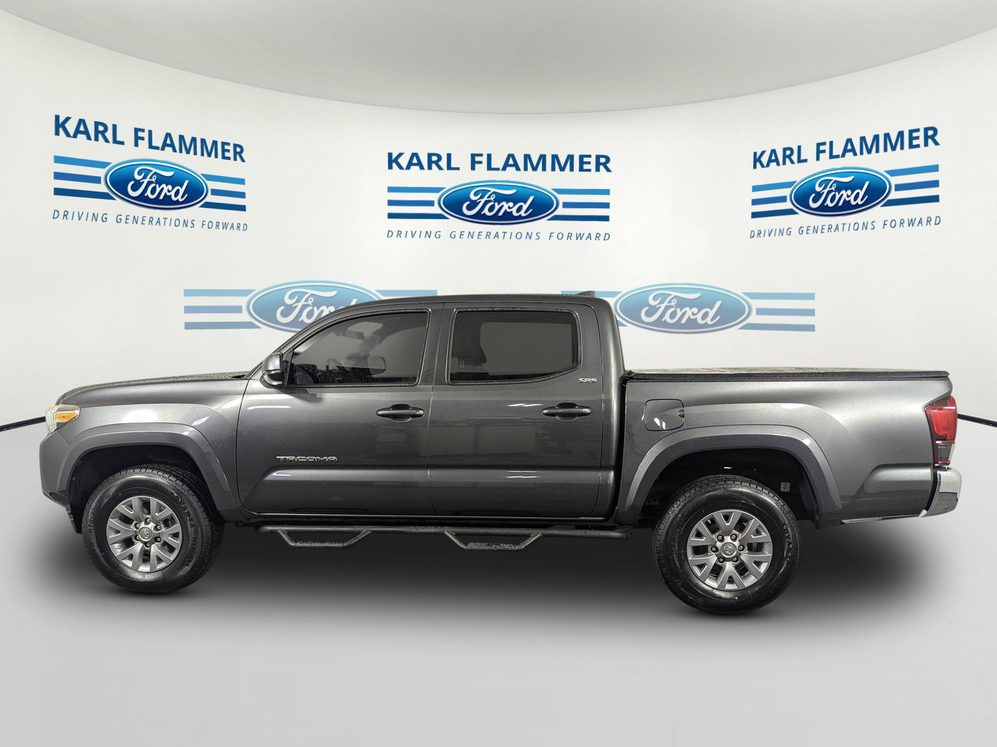 Used 2019 Toyota Tacoma SR5 RWD image 6