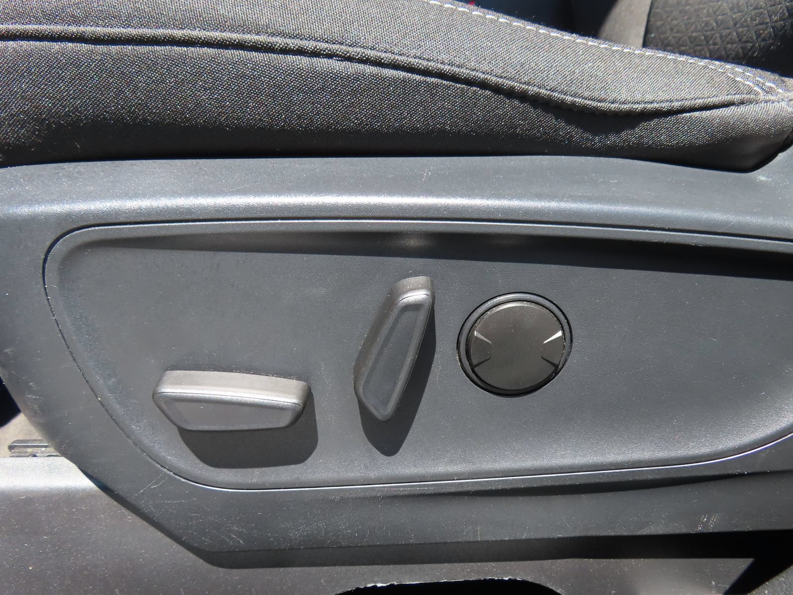 Certified 2024 Ford Escape Active AWD/4WD image 28