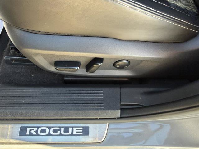 Used 2021 Nissan Rogue Platinum AWD/4WD image 14