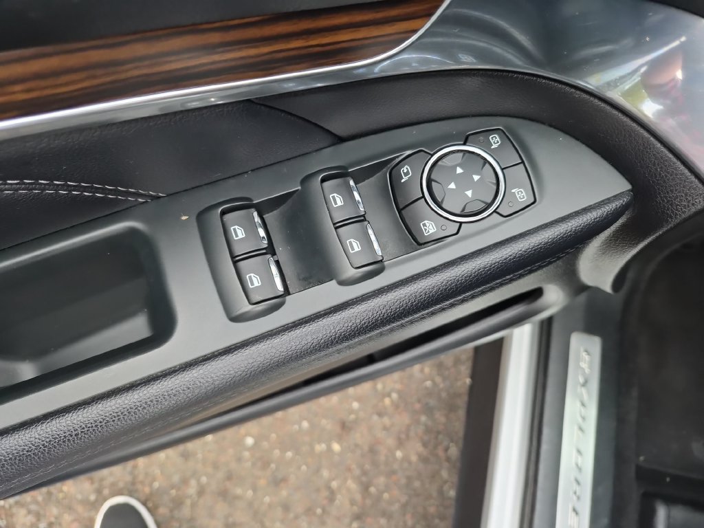 Certified 2018 Ford Explorer Limited AWD/4WD image 21