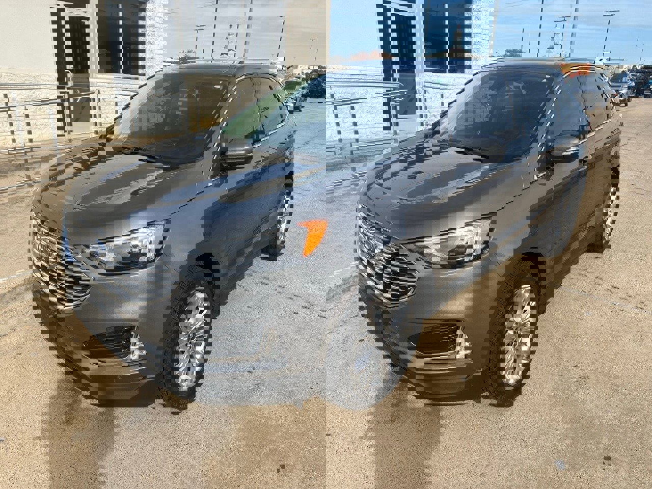 Certified 2024 Ford Edge Titanium image 3