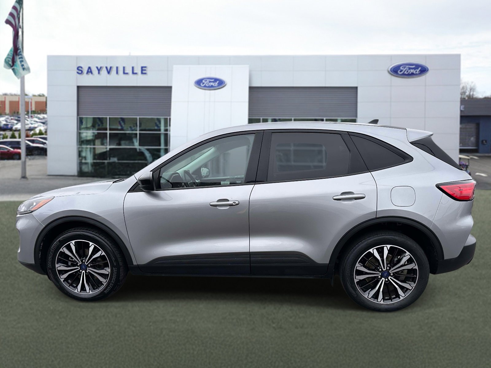 Certified 2022 Ford Escape SE w/ SE Sport Appearance Package image 2