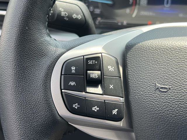 Certified 2022 Ford Explorer XLT w/ Equipment Group 202A image 7