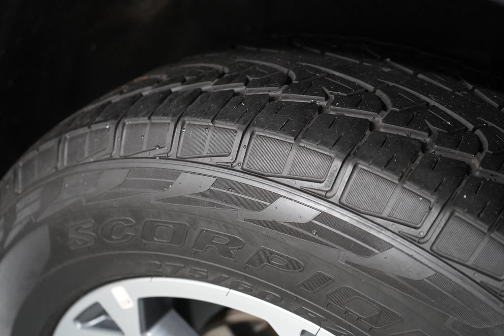 Certified 2025 Ford Expedition Active AWD/4WD image 38