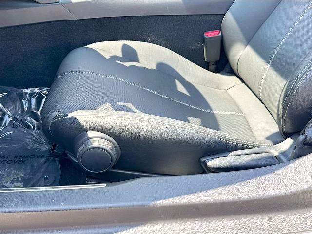 Used 2022 MAZDA MX-5 Miata RF Grand Touring RWD image 17