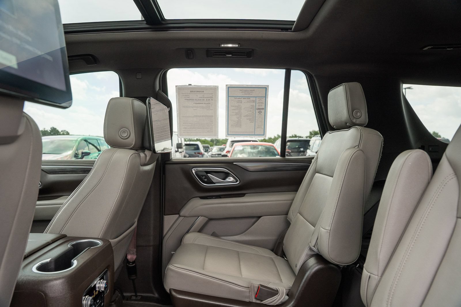 Used 2022 GMC Yukon SLT w/ SLT Premium Package RWD image 28