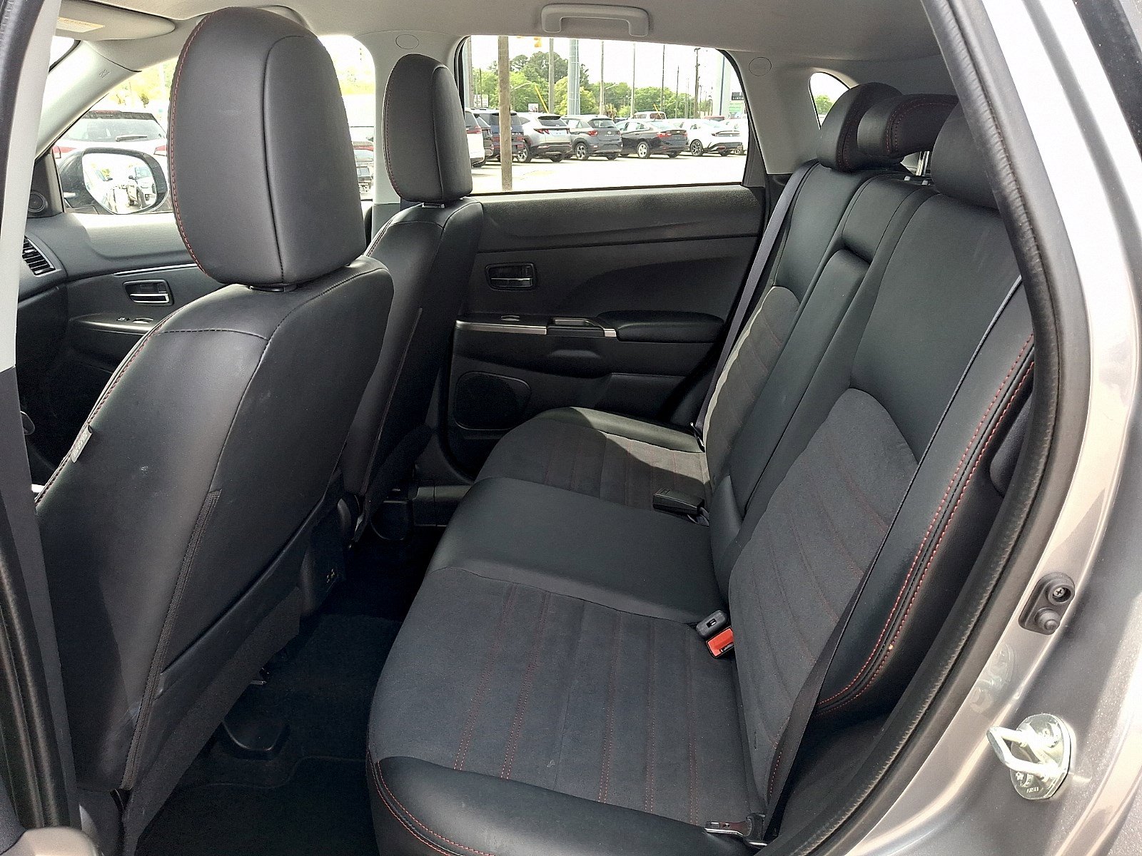 Used 2025 Mitsubishi Outlander Sport SE AWD/4WD image 9