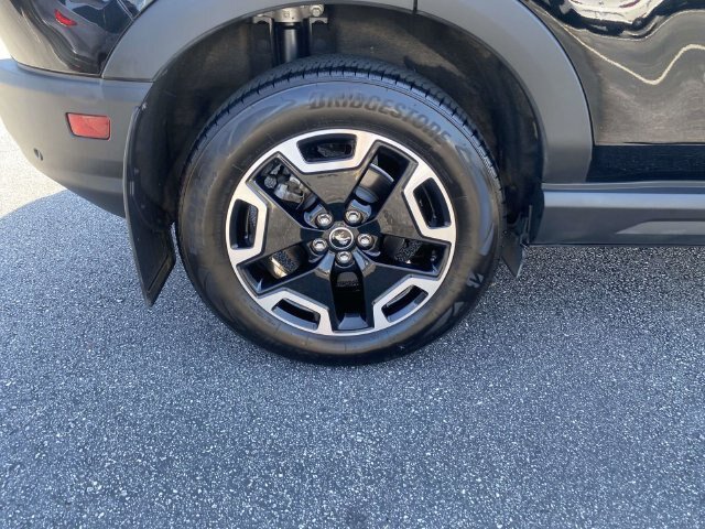 Certified 2023 Ford Bronco Sport Outer Banks w/ Tech Package AWD/4WD image 9