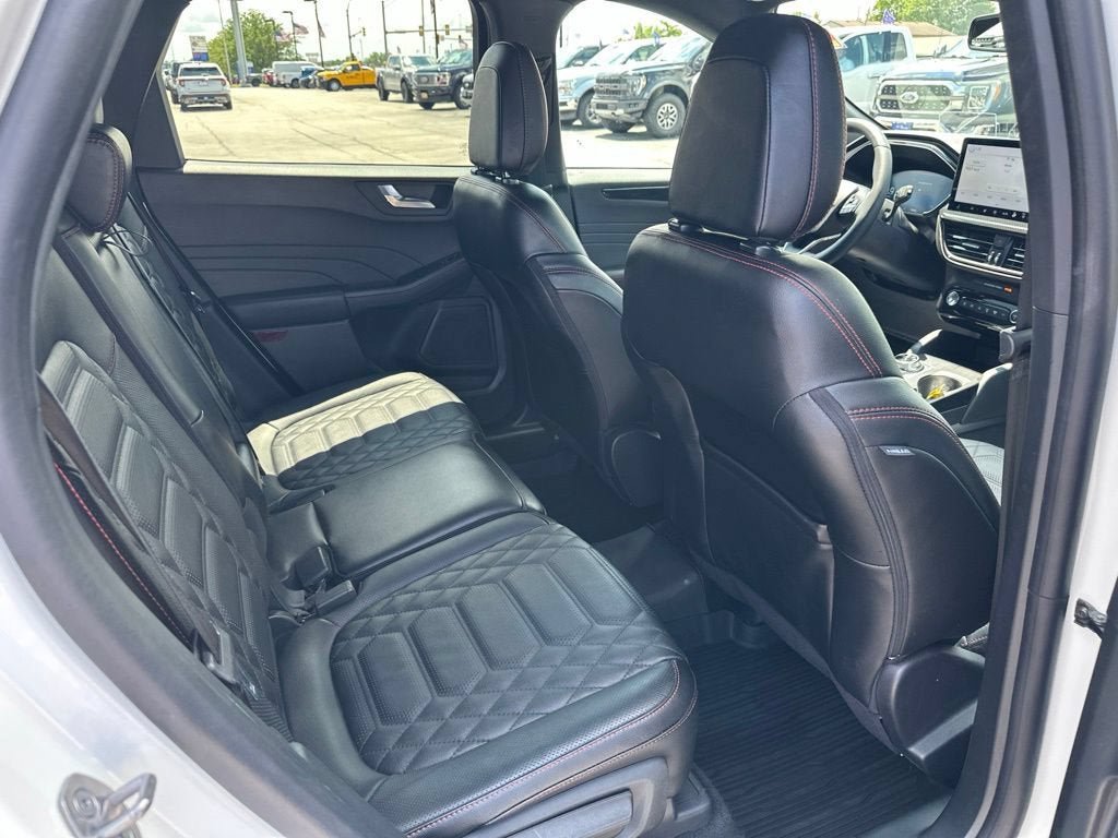 Certified 2024 Ford Escape ST-Line Elite w/ Premium Technology Package AWD/4WD image 11