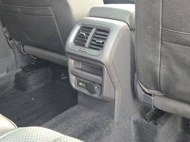 Used 2023 Volkswagen Tiguan SEL R-Line image 13